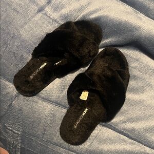 Fashion Nova Cozy Black Slippers